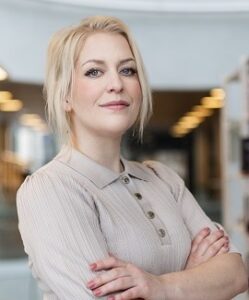 Porträttbild på Josefina Johannisson